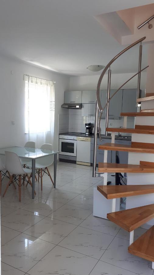 Apartment Pejnovic Малинска Экстерьер фото