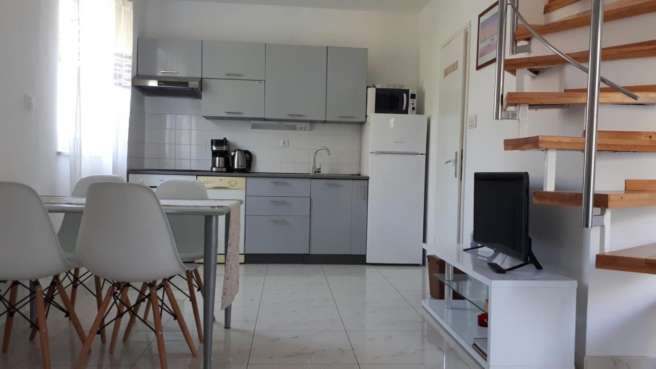 Apartment Pejnovic Малинска Экстерьер фото
